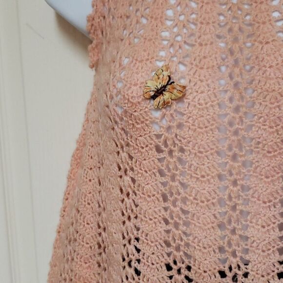 VINTAGE Peach Color Crocheted Butterfly Embellished Top  - Picture 6 of 11